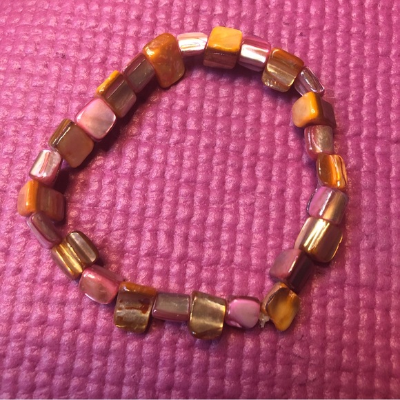 🌸 7 Piece Necklace & Bracelet Set 🌸 - Picture 10 of 14